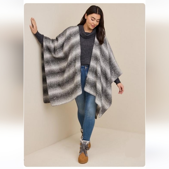Torrid Ombre Ruana - Picture 3 of 5